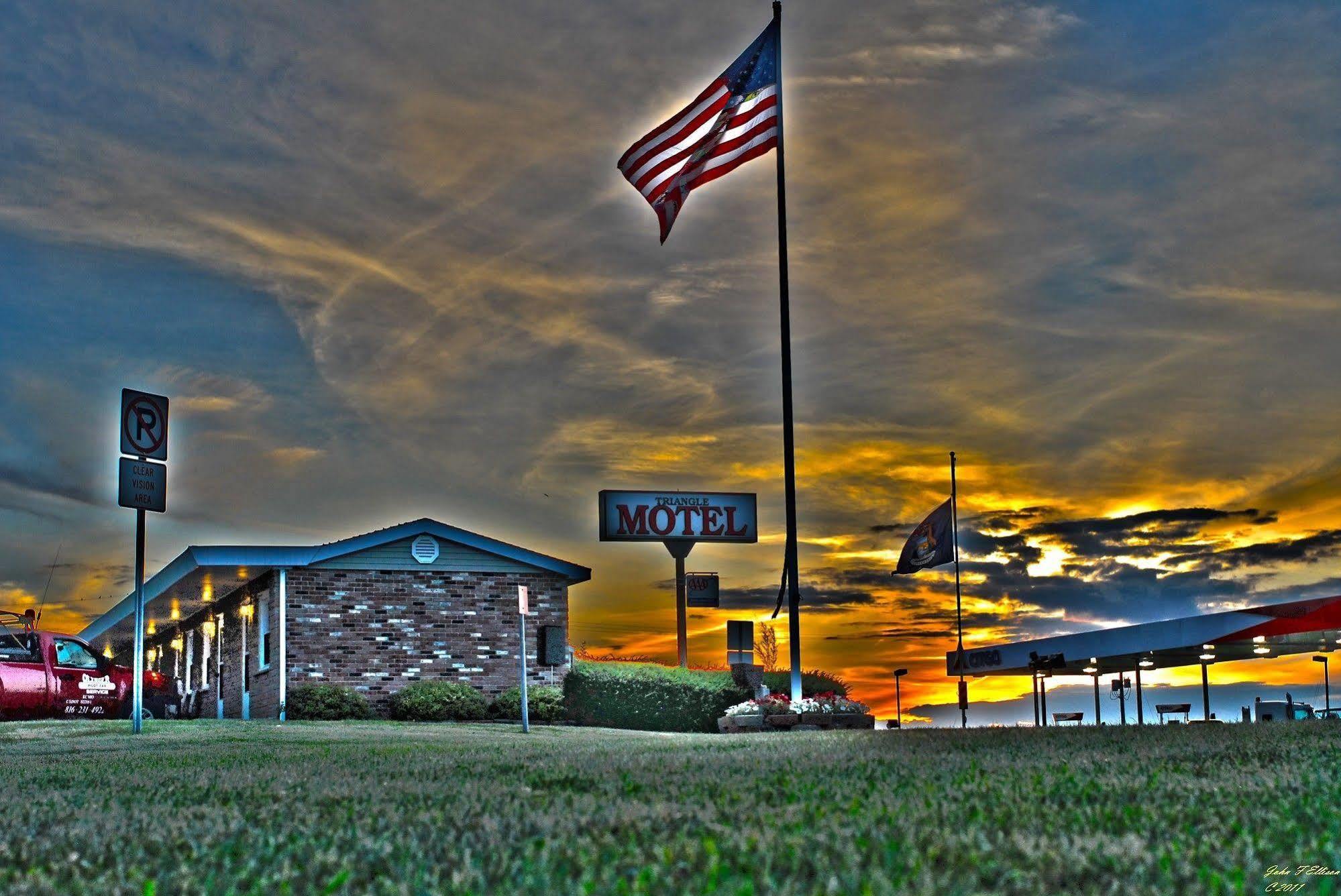 The Triangle Motel Alma Esterno foto